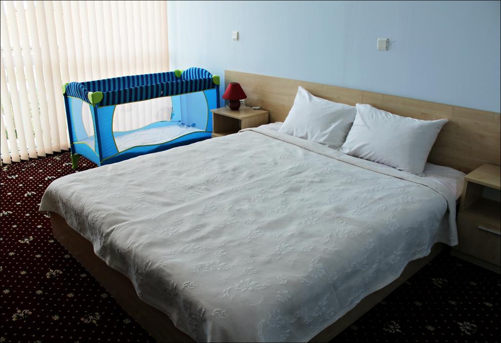 Hotel Paradise Golden Sands Room photo