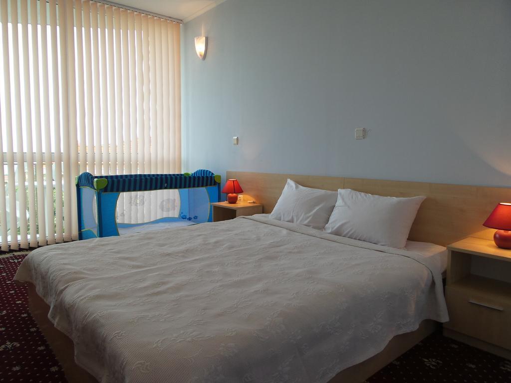 Hotel Paradise Golden Sands Exterior photo